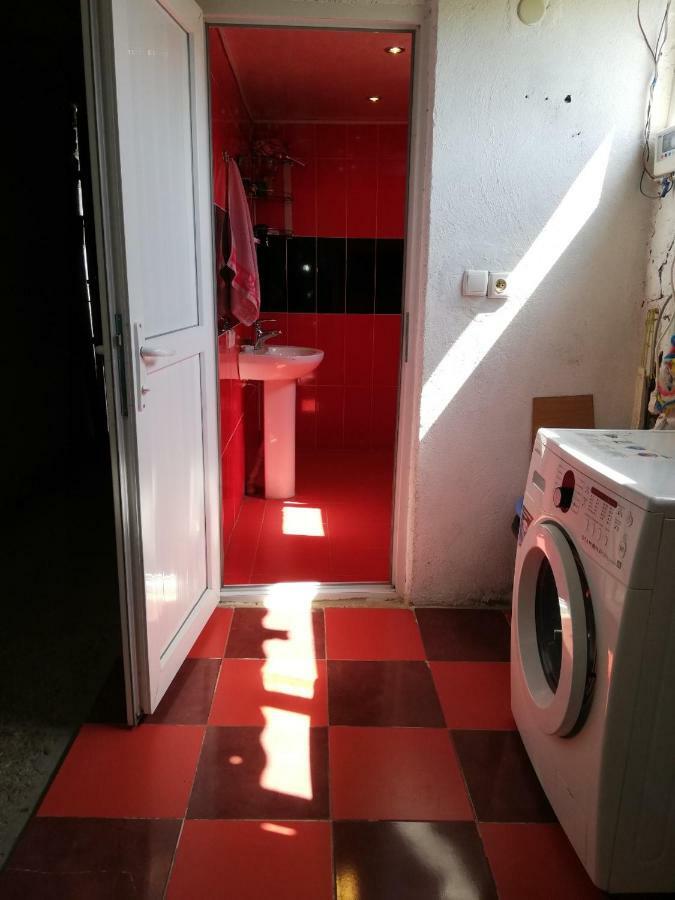 Udabno Naili Hotel Екстериор снимка